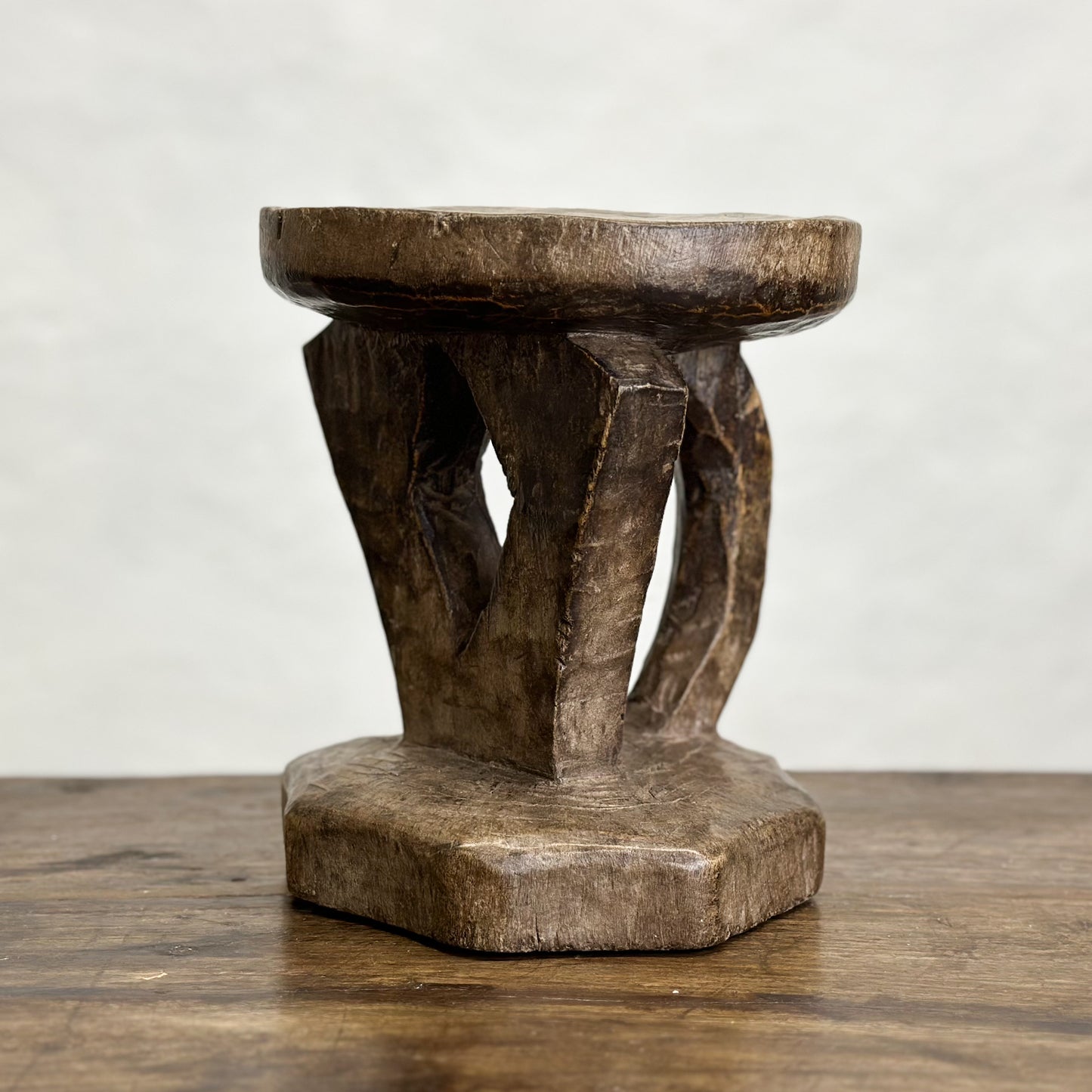 Carved-Timber-Tonga-Stool-Pedestal-Wooden-Africa-African-Zambia
