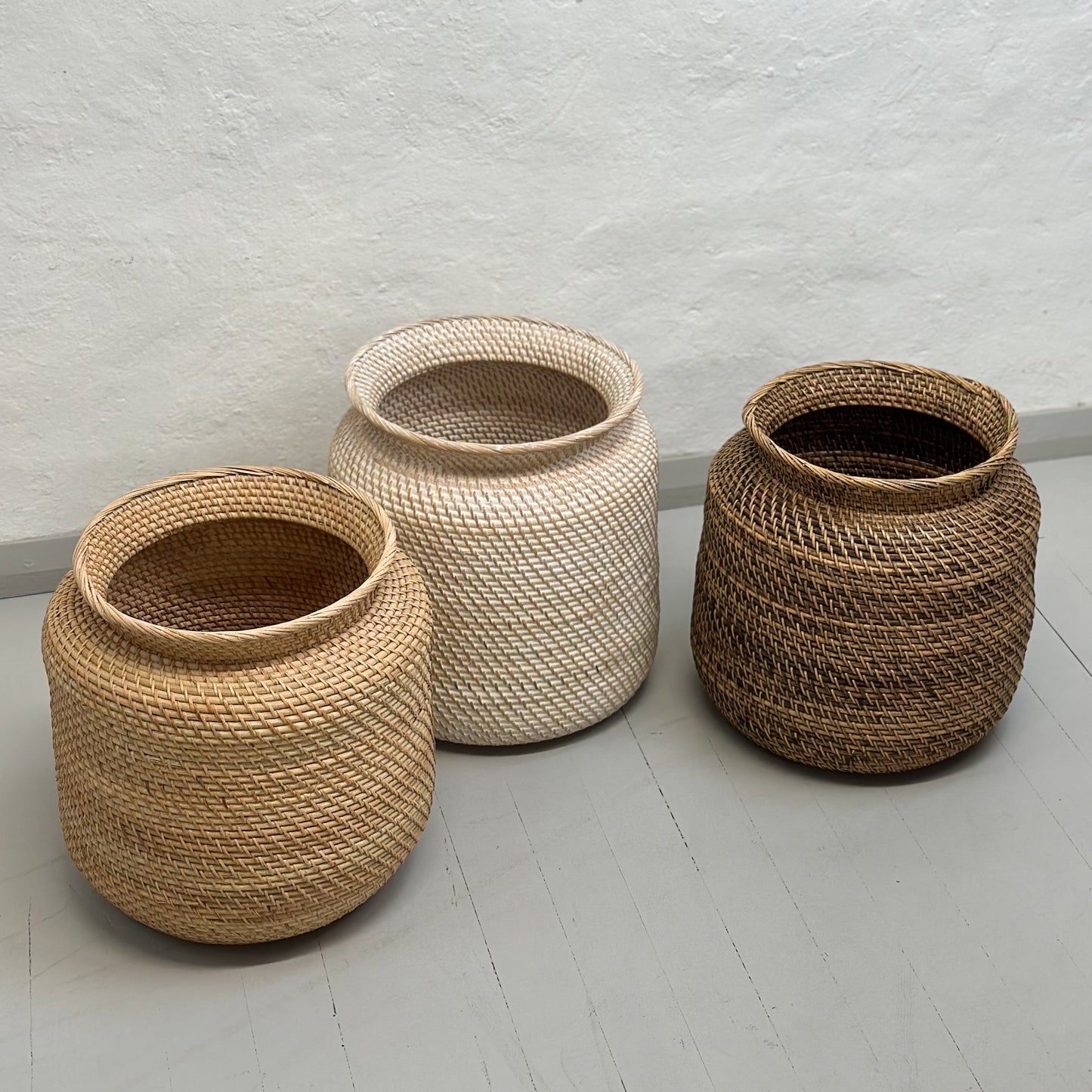 Round Lipped Rattan Planter