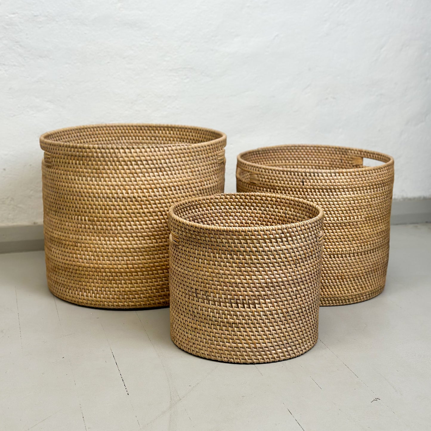 Round Rattan Basket with Inset Handles