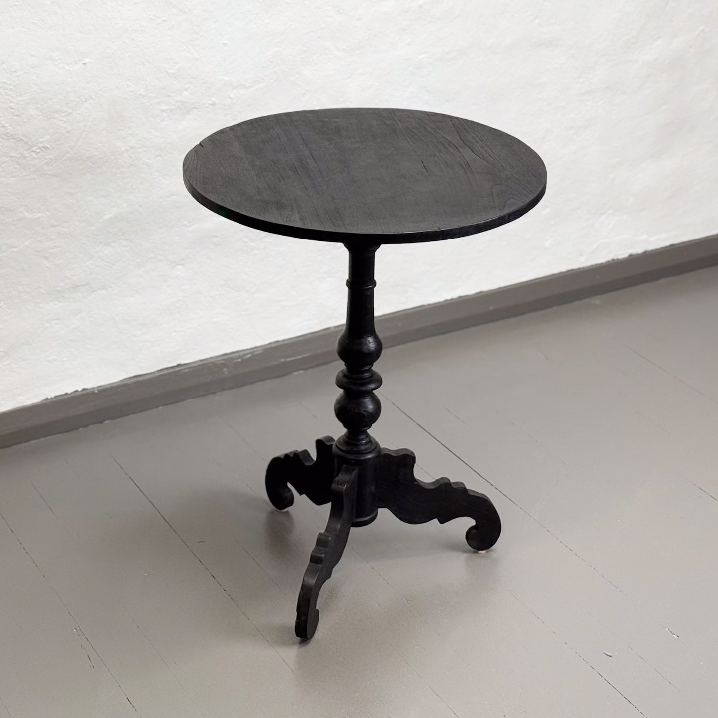 Simple Black Pedestal Table