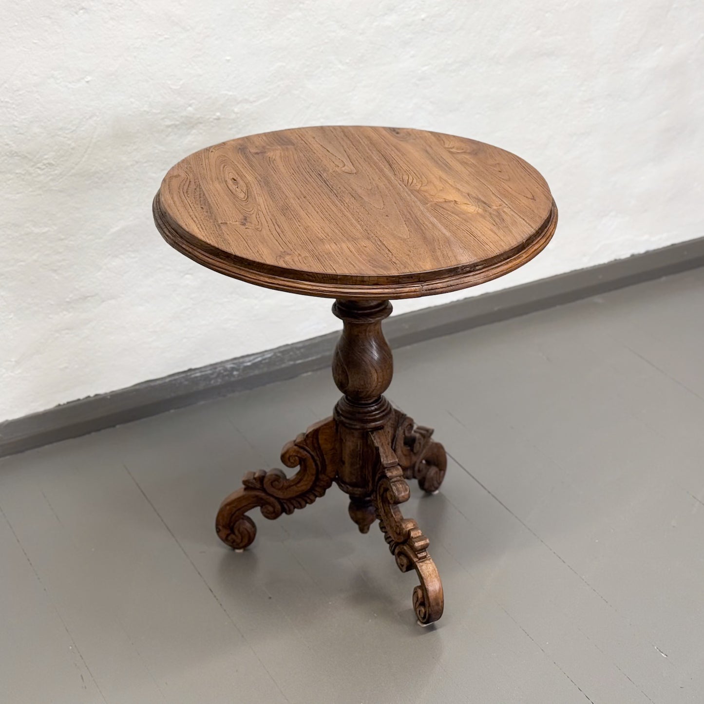 Pedestal Table with Ornate Leg