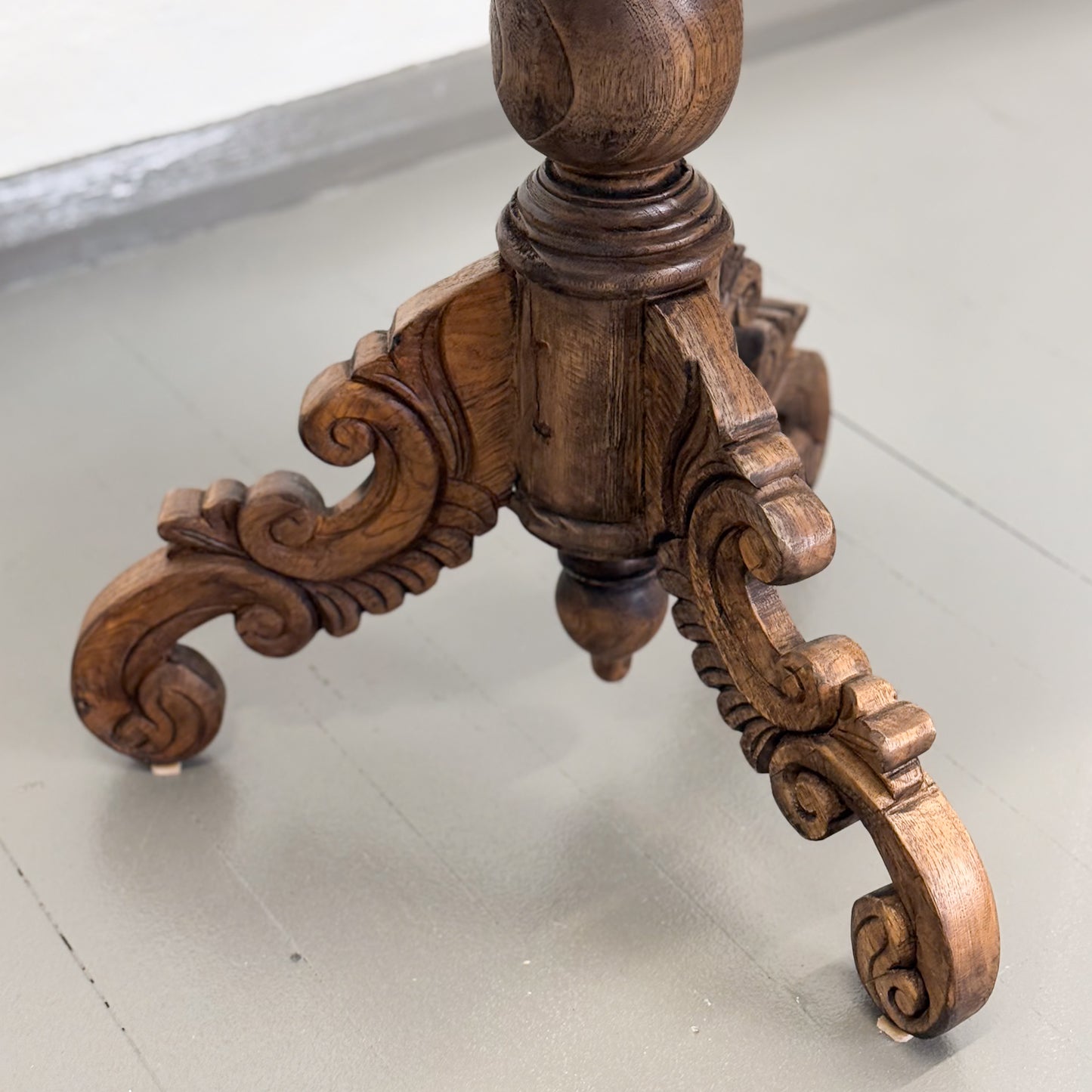 Pedestal Table with Ornate Leg