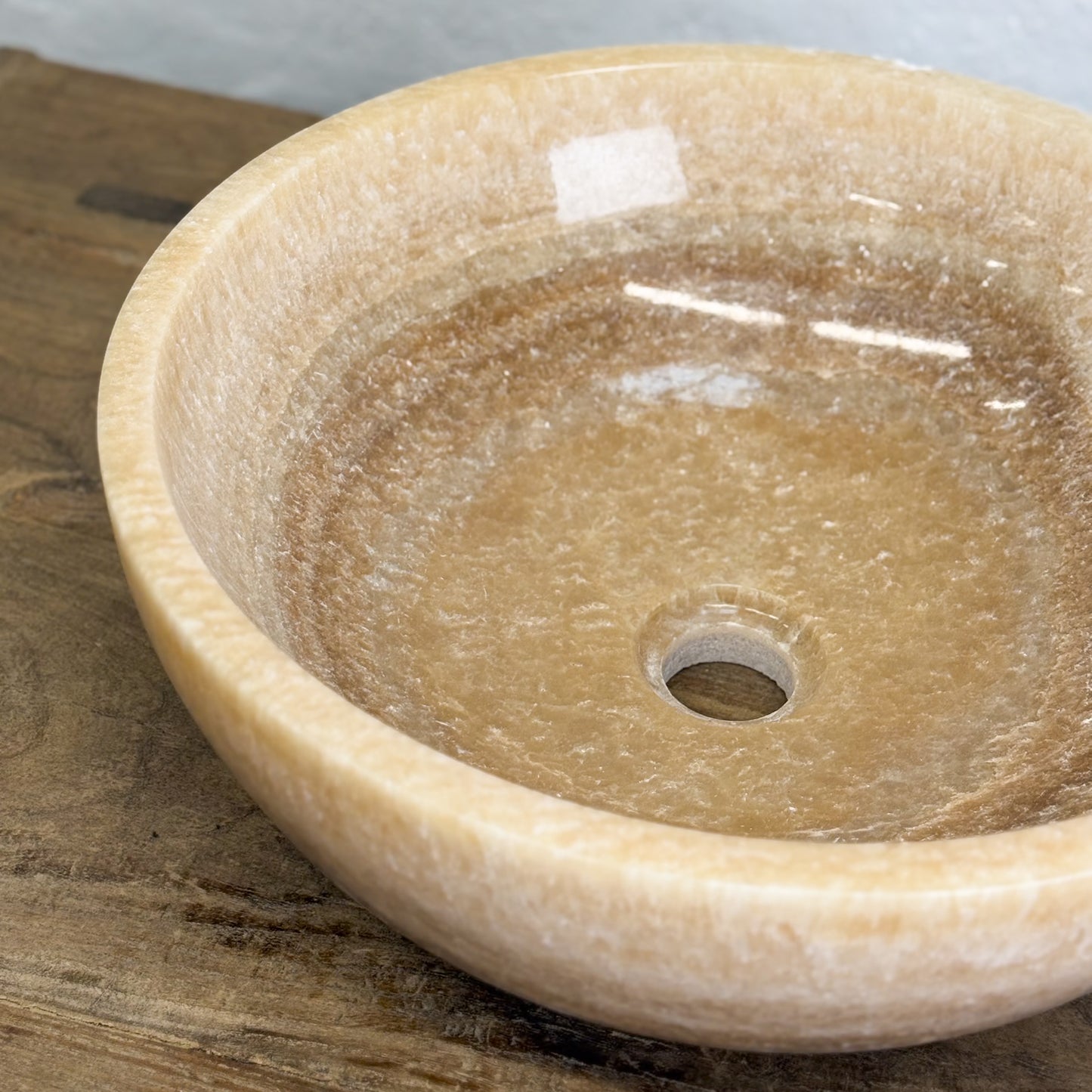 Round Onyx Basin VIII