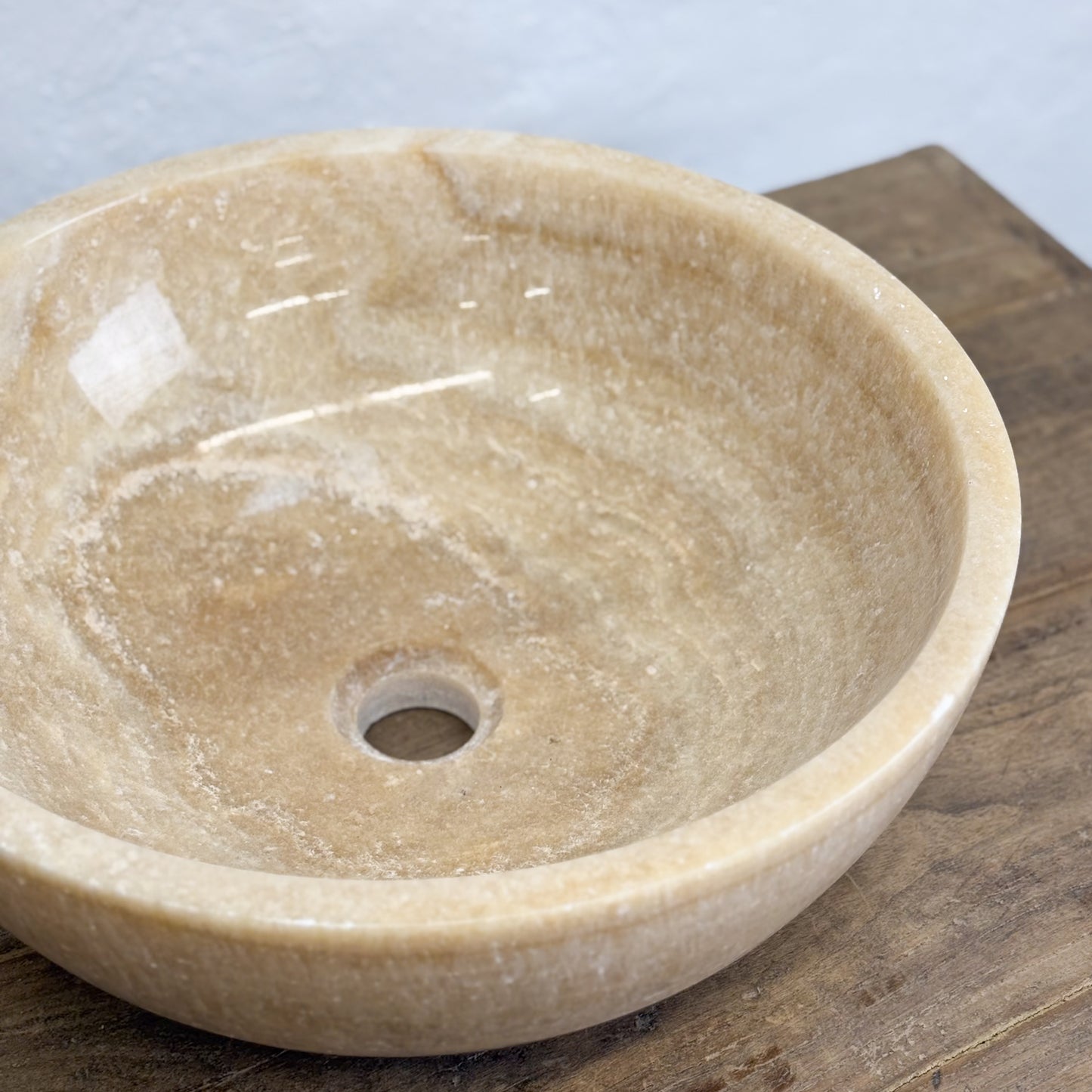 Round Onyx Basin XVI