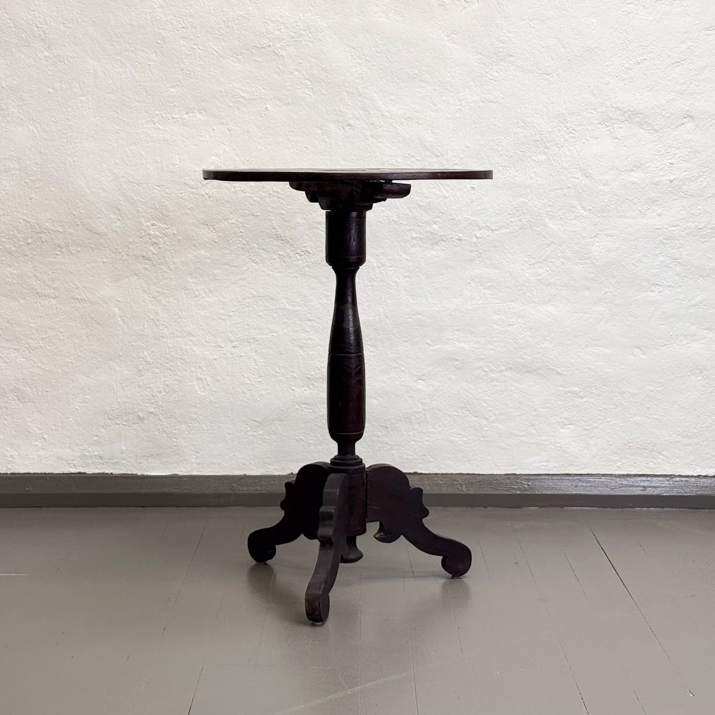 Rustic Inlaid Pedestal Table