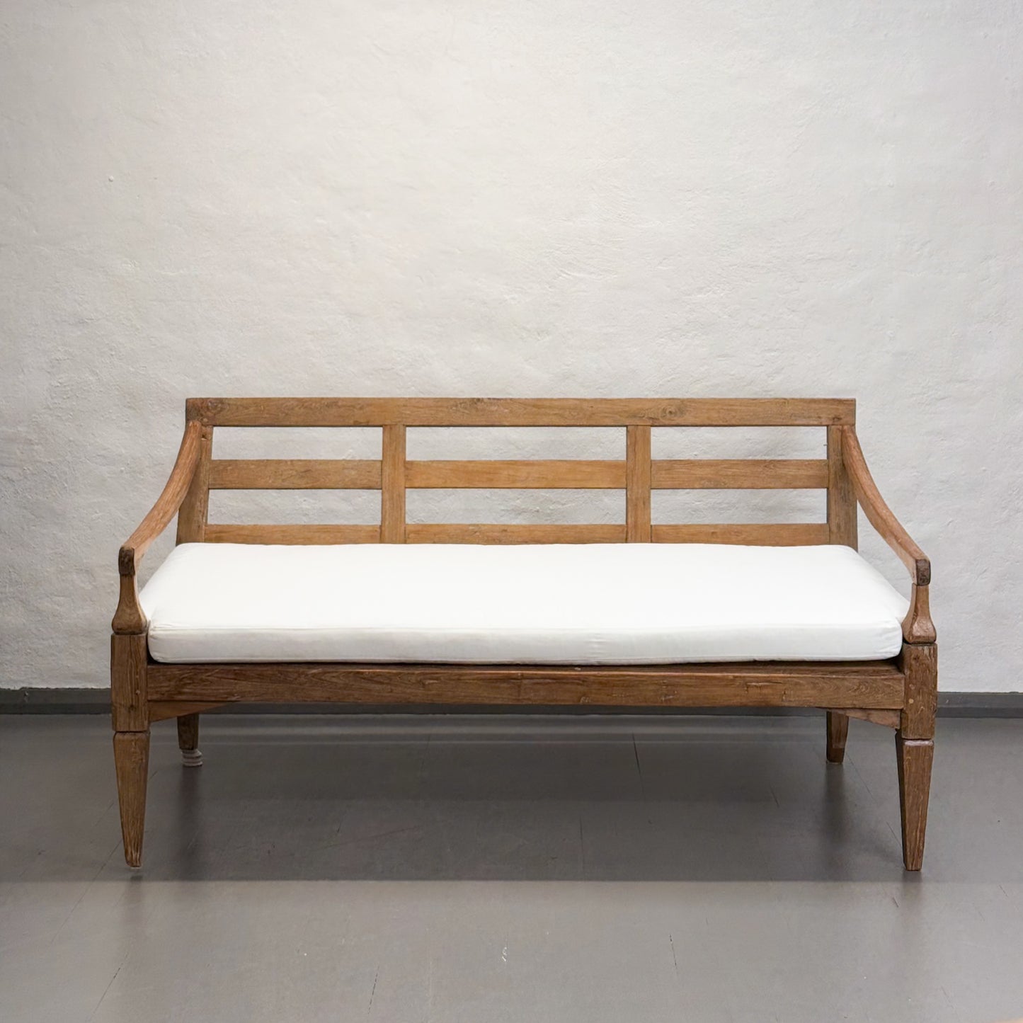 Simple Vintage Teak Daybed