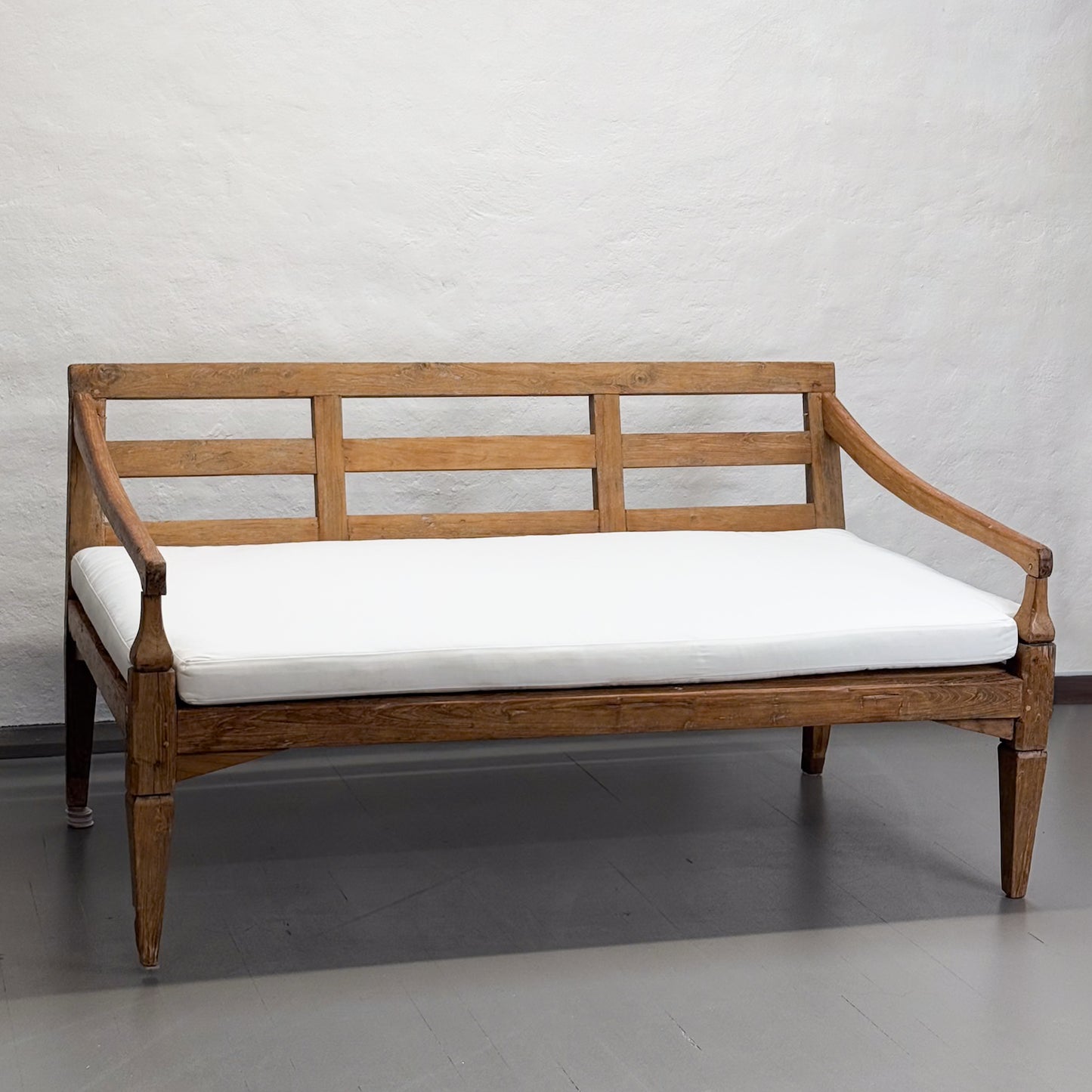 Simple Vintage Teak Daybed