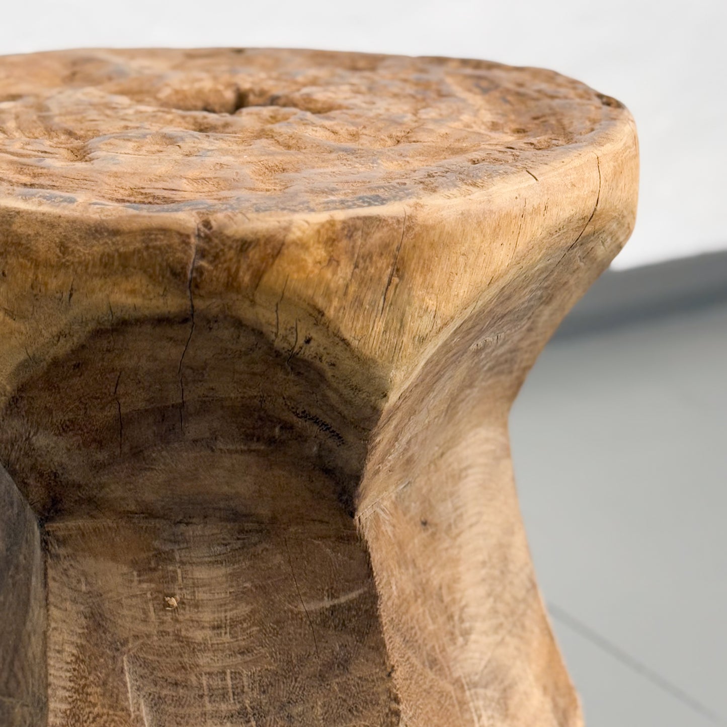 Rustic Lesung Stool