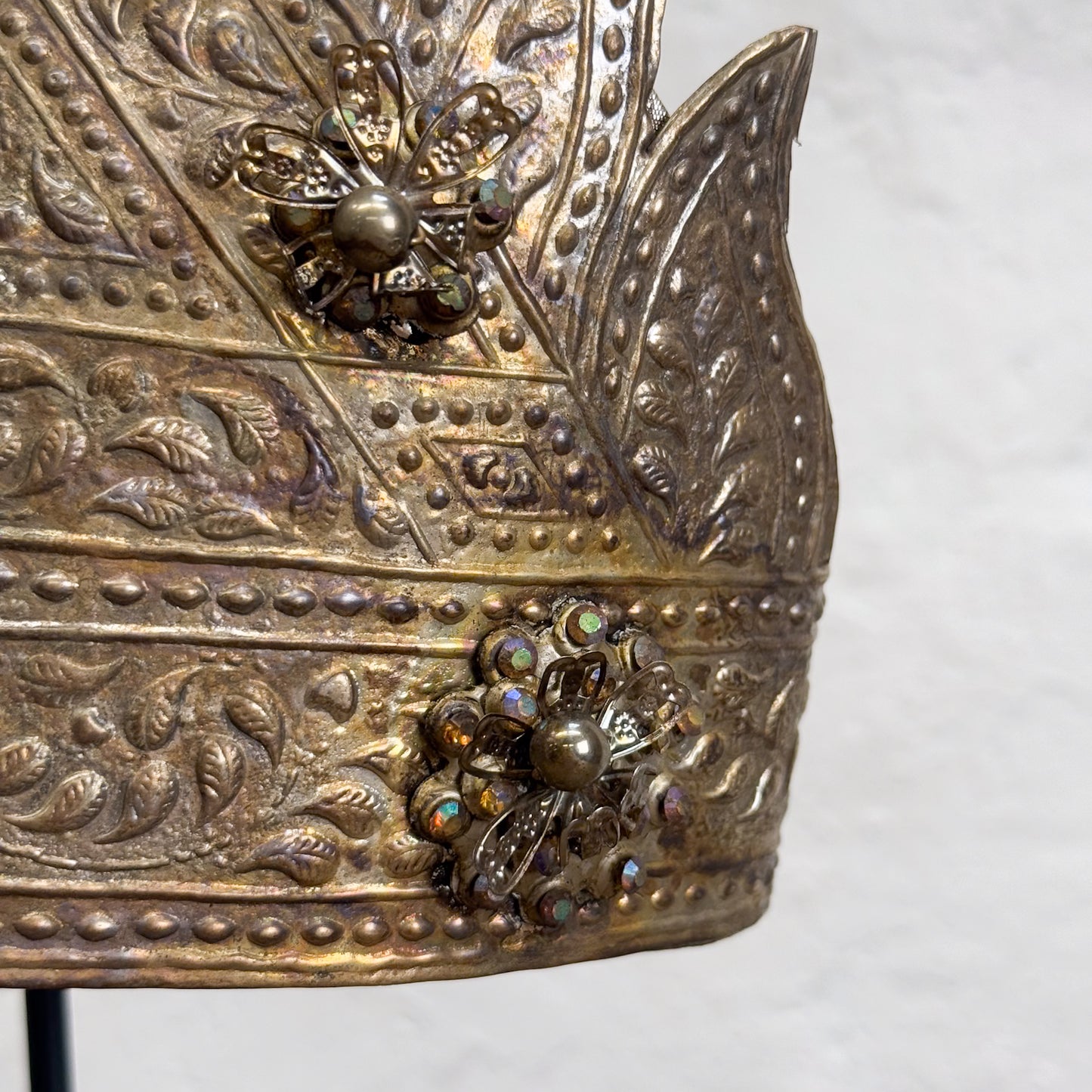 Sulawesi Groom Crown