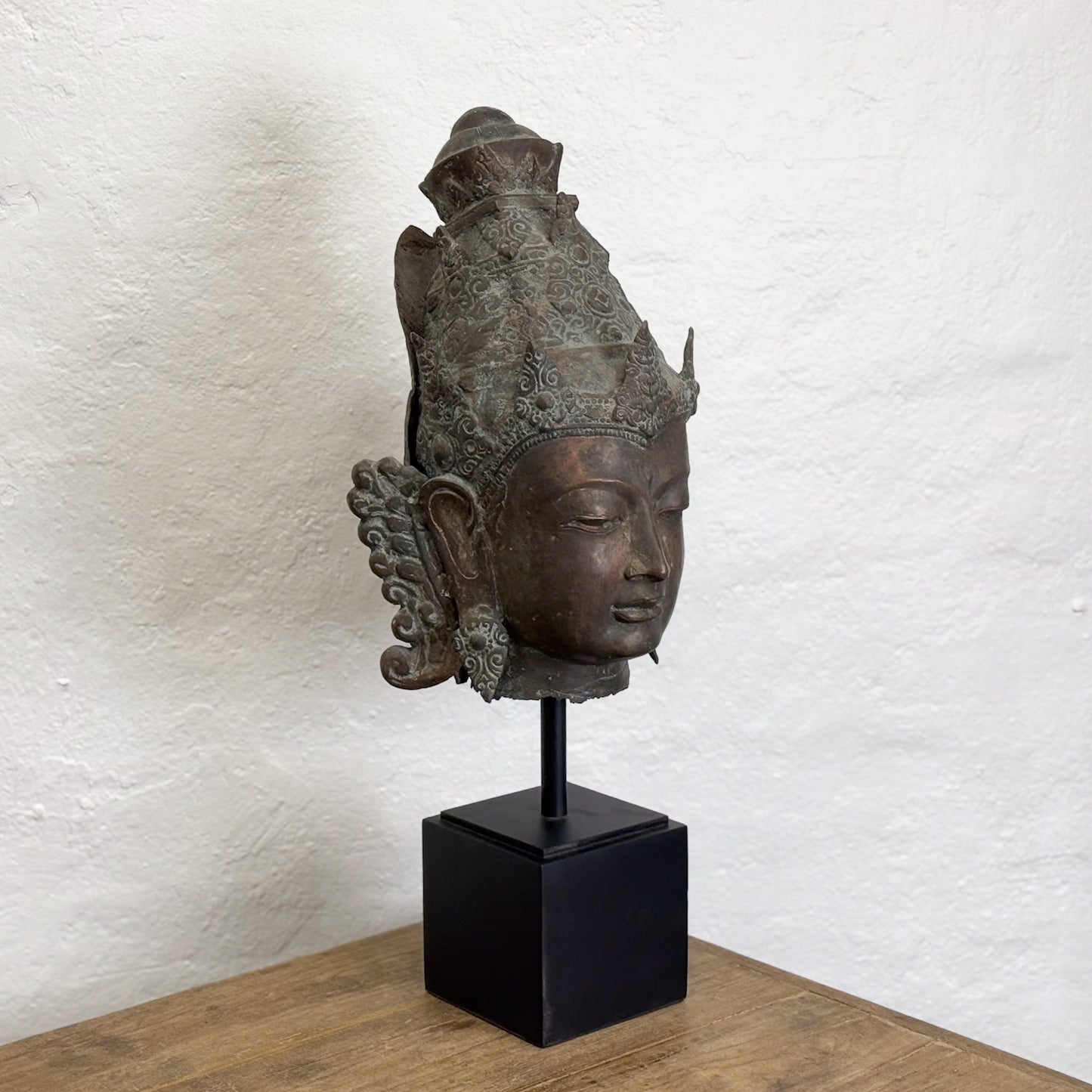 Bronze Wisnu Head