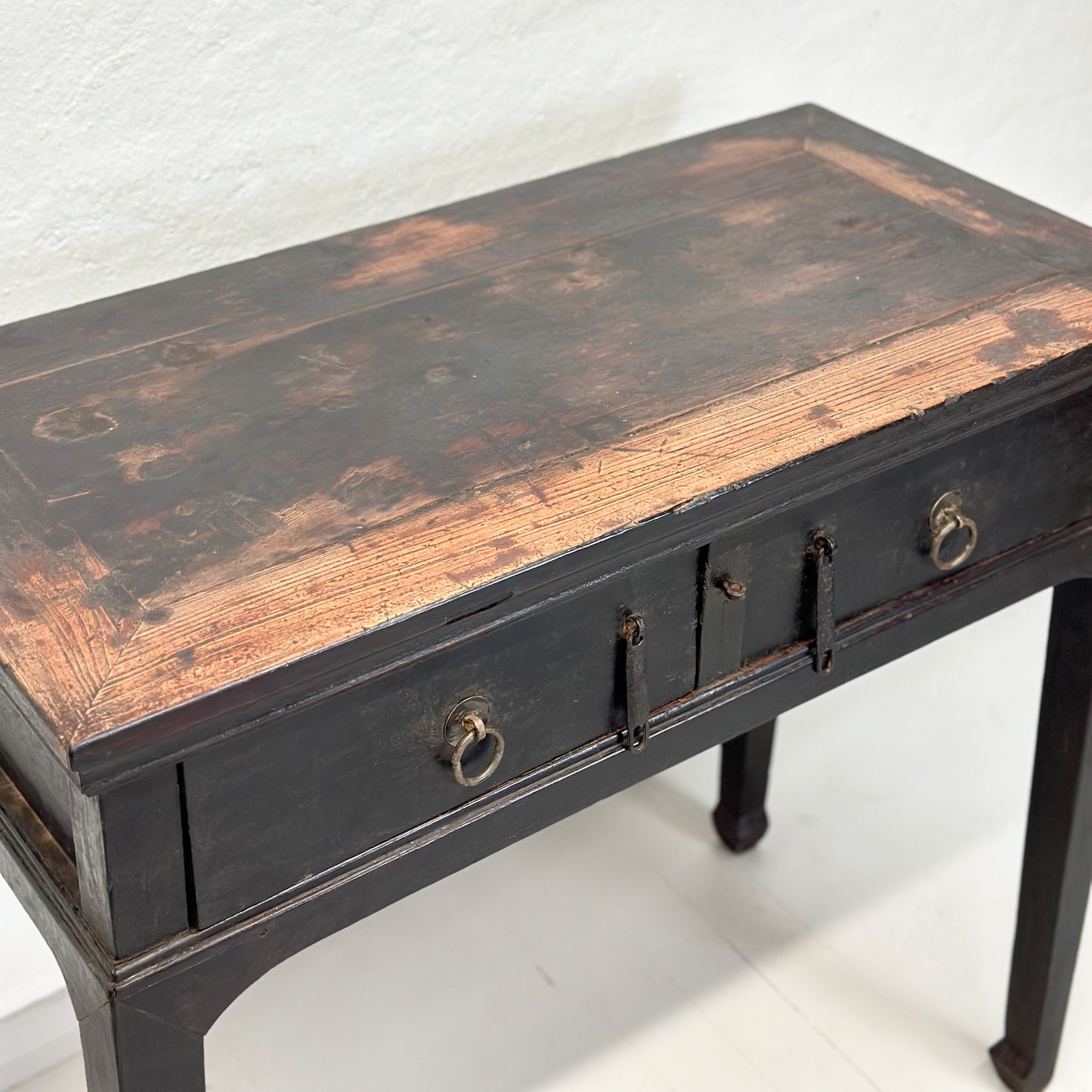 Distressed 2 Drawer Table