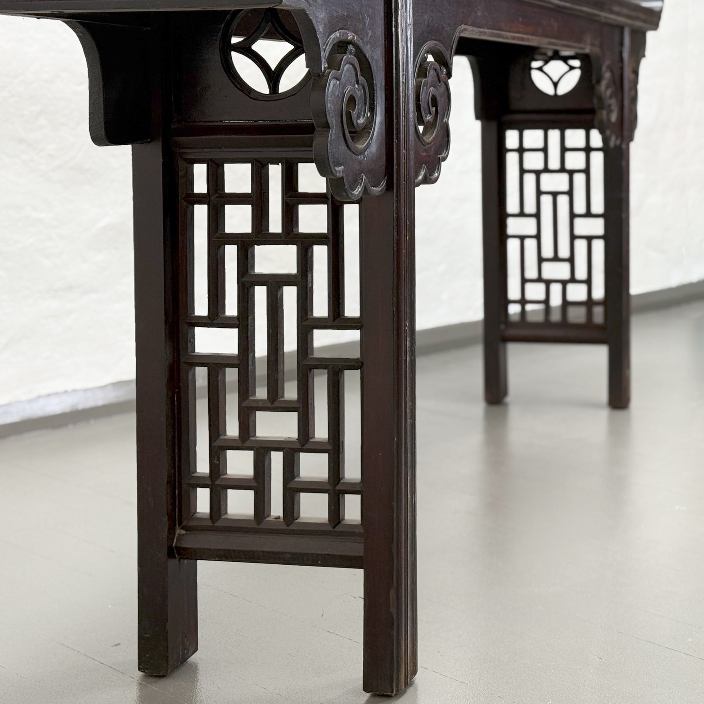 C17855-China-Chinese-Antique-Dark-Brown-Lacquer-Altar-Table-with-Screen-Legs.8