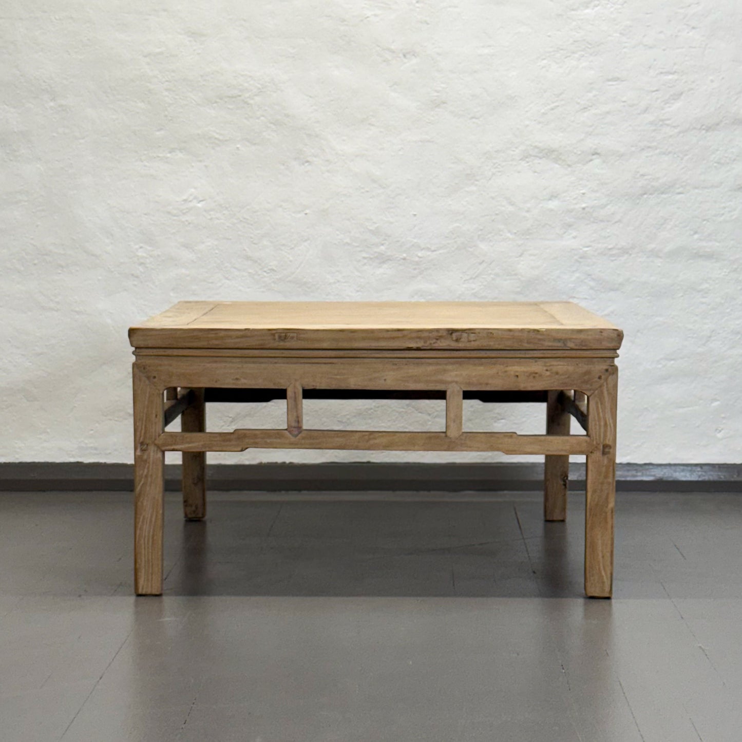 C17858-China-Chinese-Vintage-Raw-Natural-Elm-Square-Coffee-Table.1