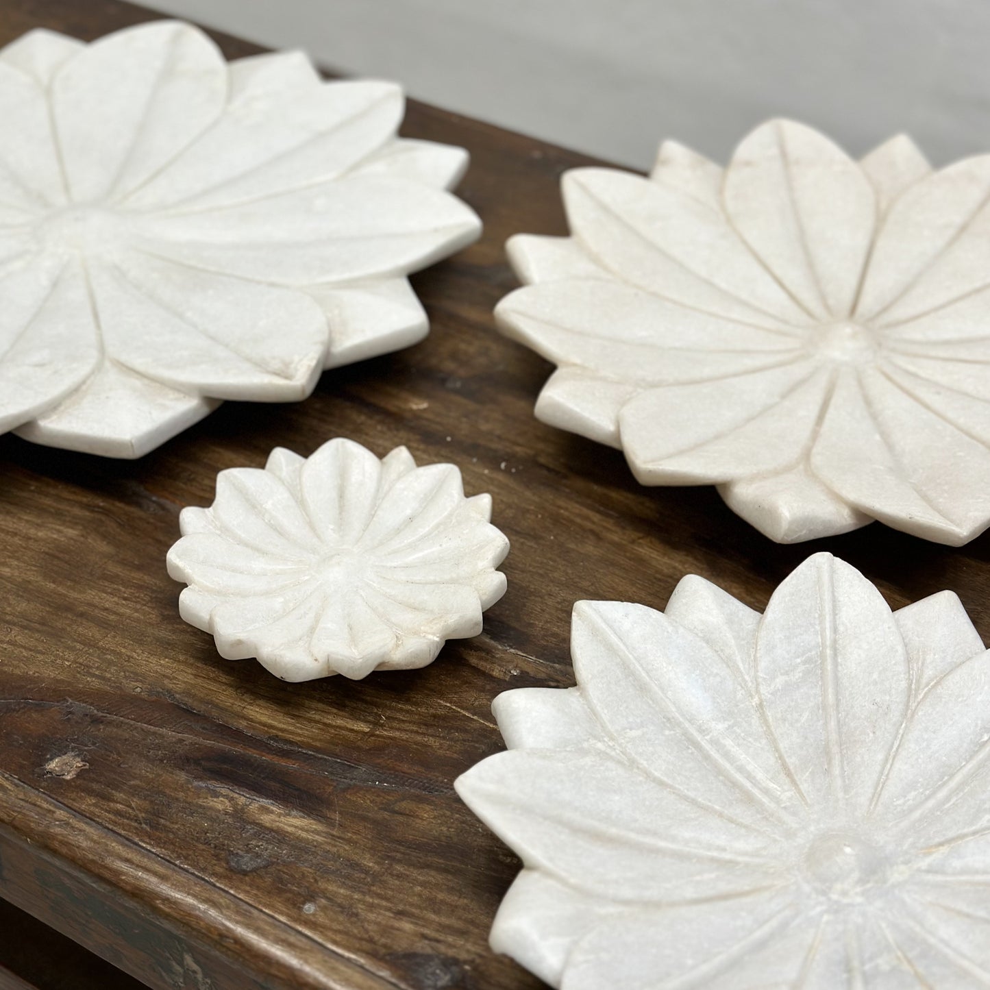 Round-White-Marble-Lotus-Flower-Plate-Dish-India-Indian