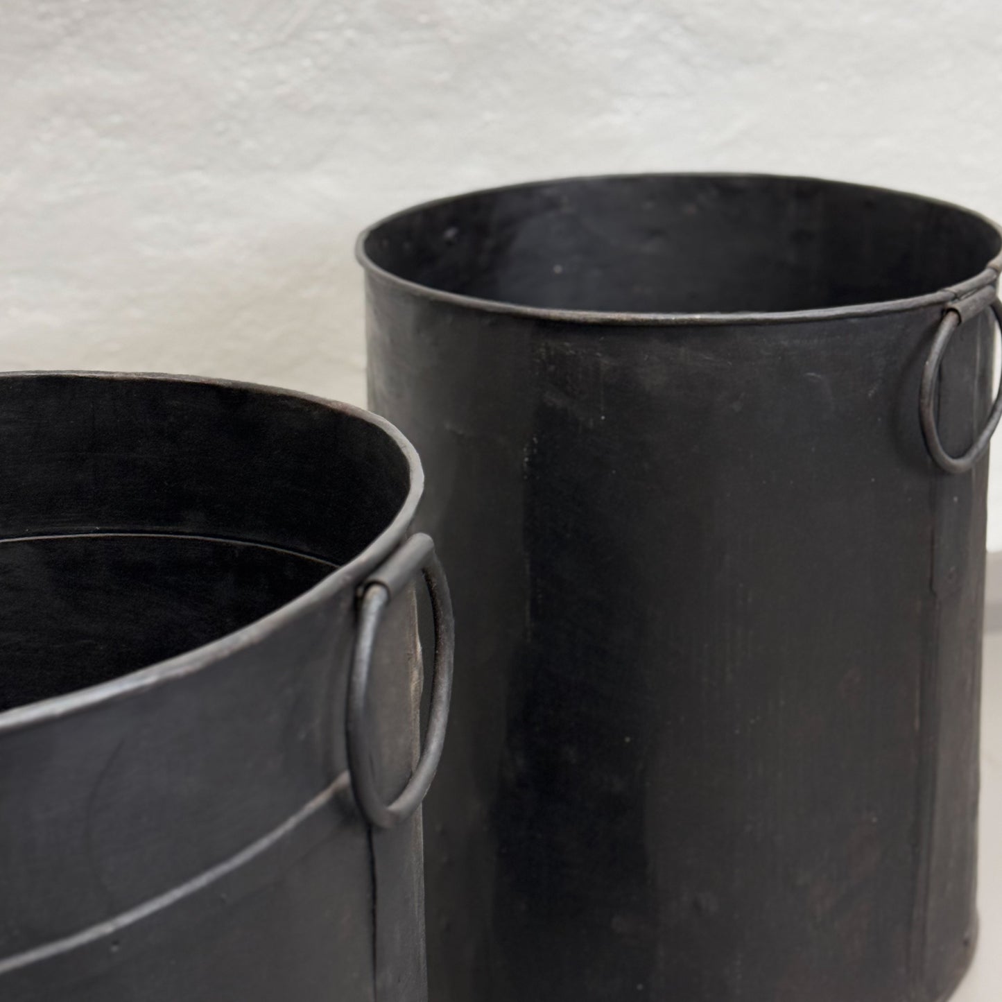 Simple Iron Pot with Handles