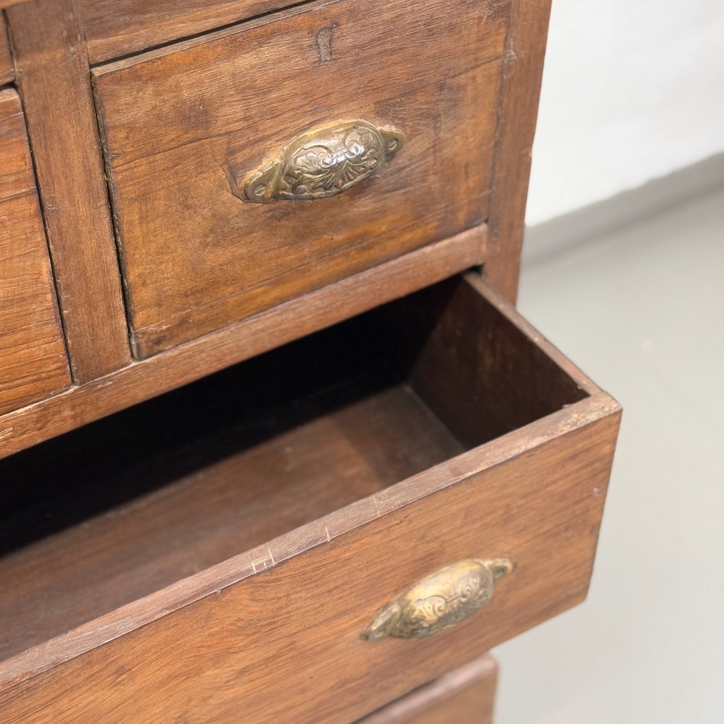 Vintage 5 Drawer Colonial Chest