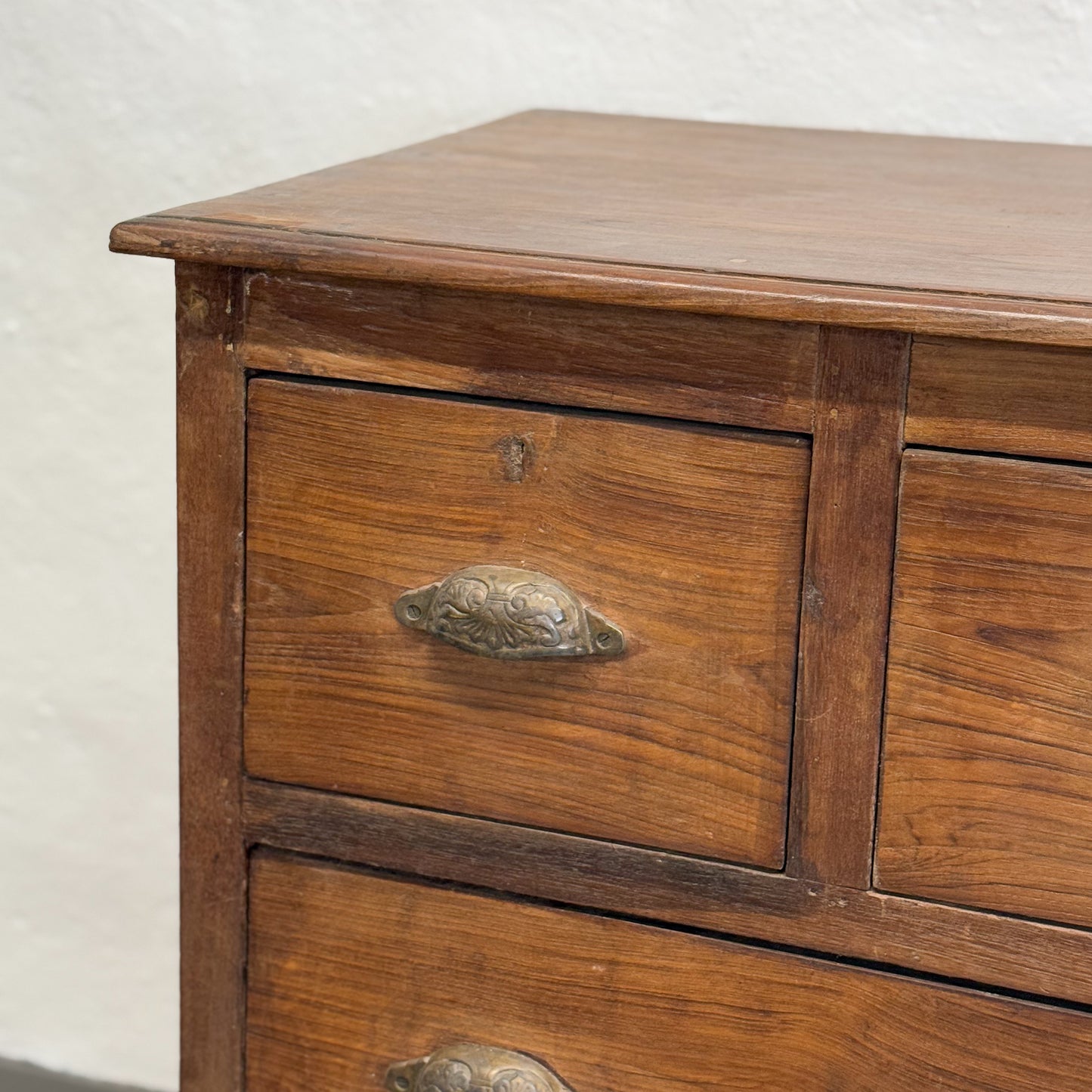 Vintage 5 Drawer Colonial Chest