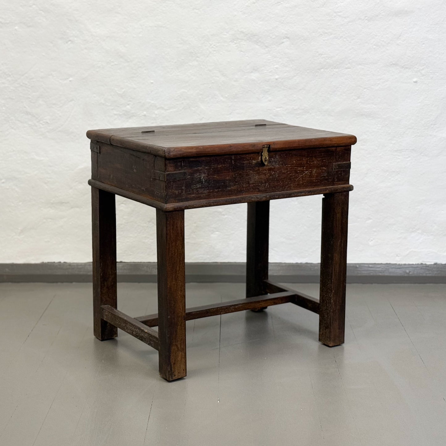 Small Lift Top Table