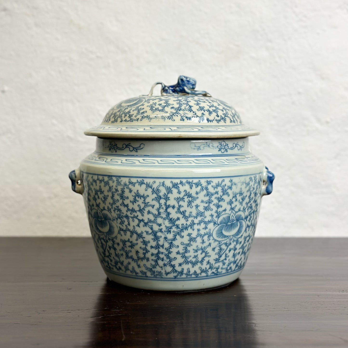 Vine Porcelain Container with Foo Dog Lid