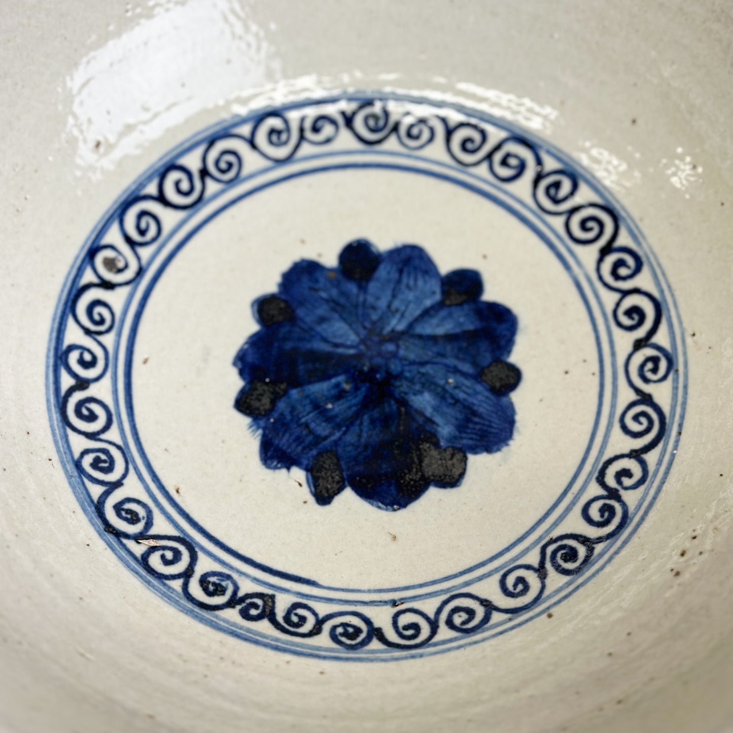 Chinese-Blue-and-White-Porcelain-Bowl-Flowers-and-Vines