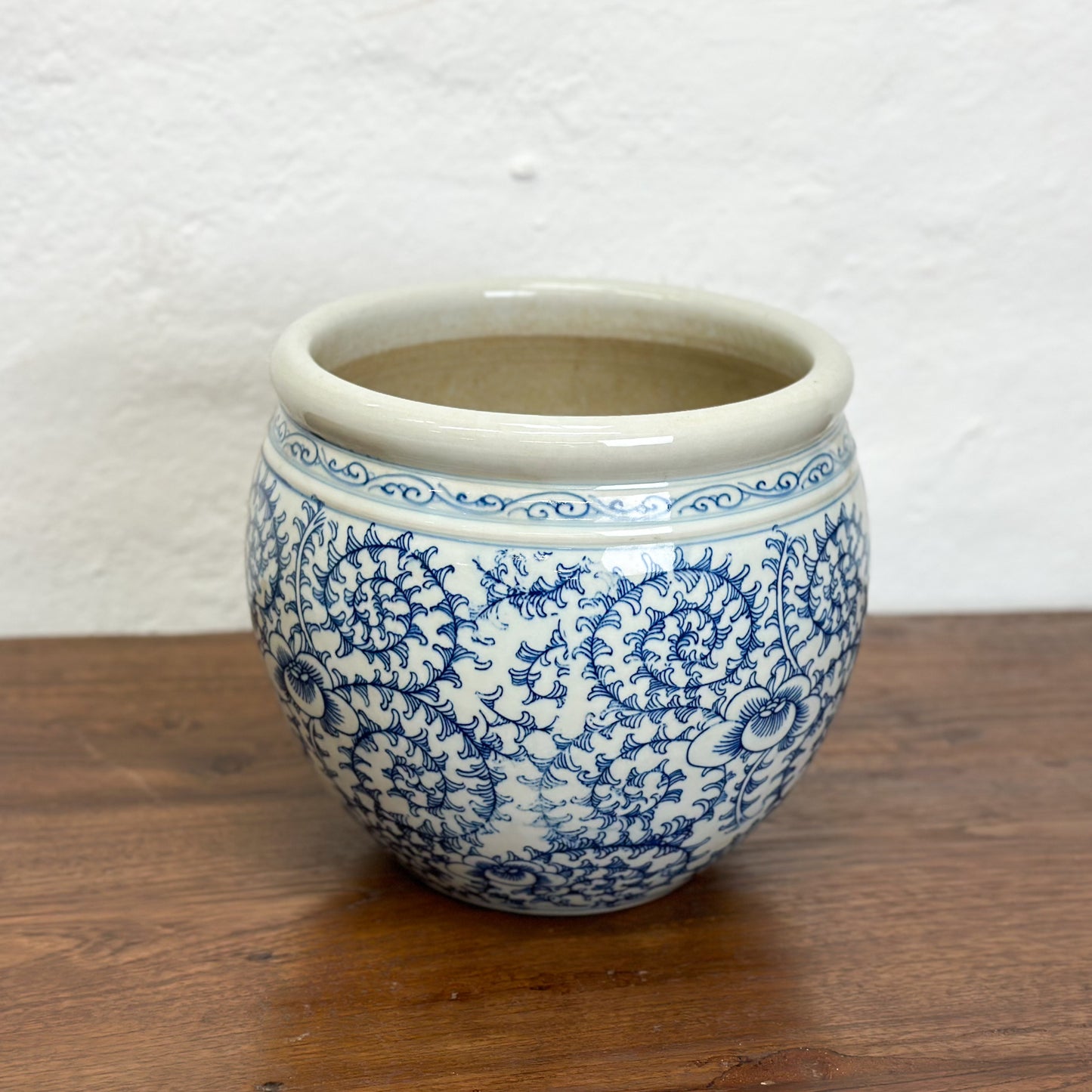 Vine Round Porcelain Planter